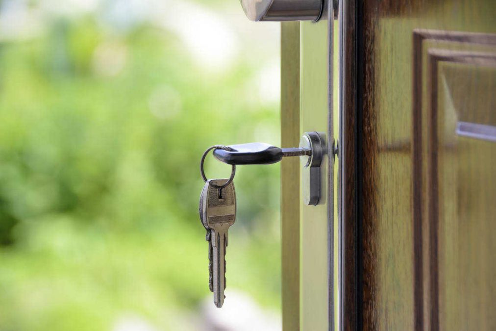 Front door lock