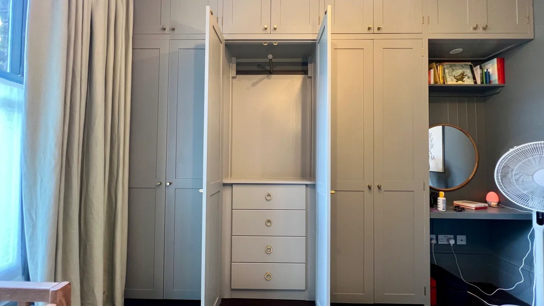 wardrobe with dressing room